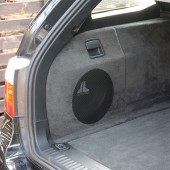 OEM mélyláda Basser 10" – BMW 5 (E61) Touring